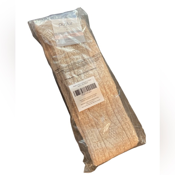 NIP SEALED PUDUS SWEATER SOCKS - LIMITED EDITION - Picture 4 of 5